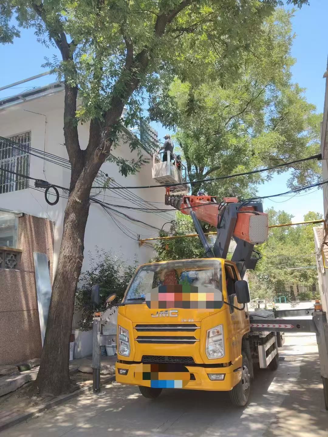 喜德县高空作业车能吊装重物吗？最大承载多少公斤？