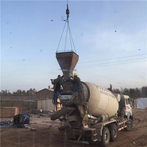 喜德县“精准瞄准”—— 吊车的 “定位导航” 技术